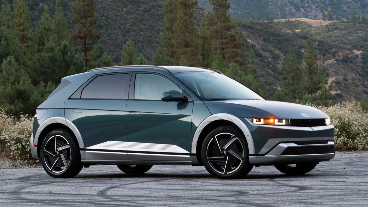 The 2025 Hyundai Ioniq 5 in gray seen from a front quarter angle