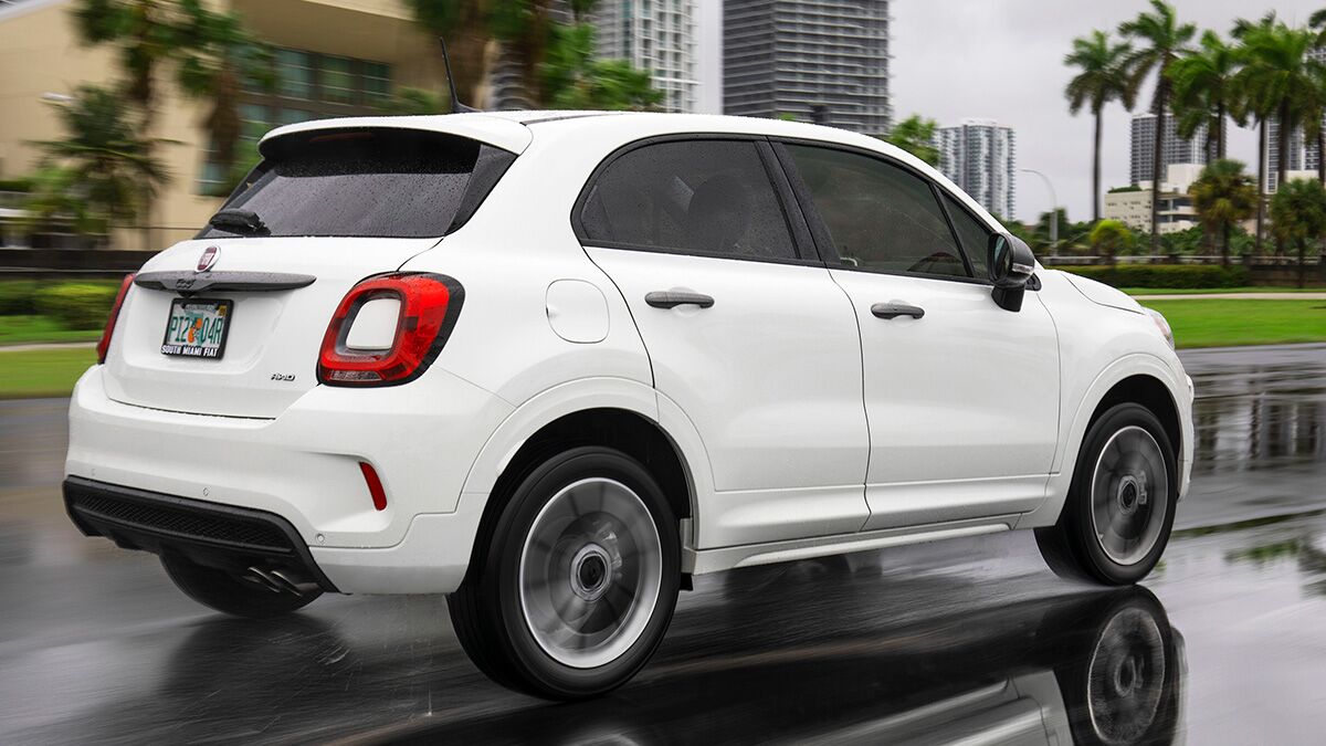 2022-fiat-500x-rear