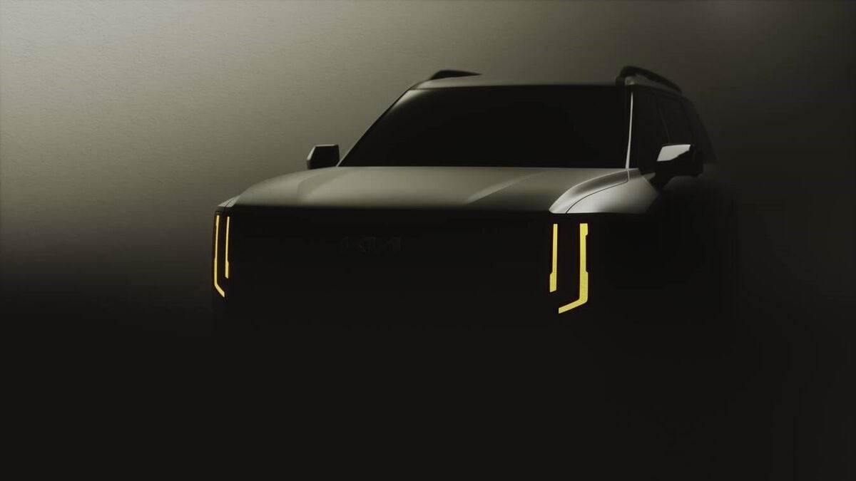 A teaser shot Kia has released showing the 2027 Telluride in heavy shadow
