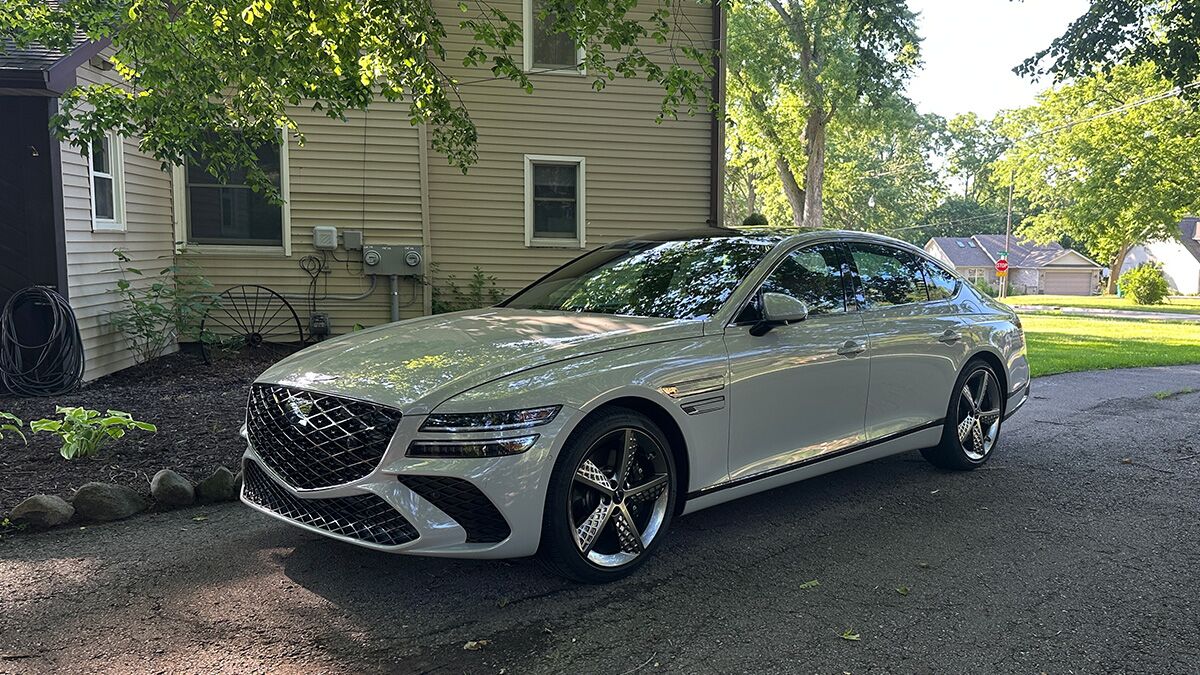 2025 Genesis G80 midsize luxury sedan profile left