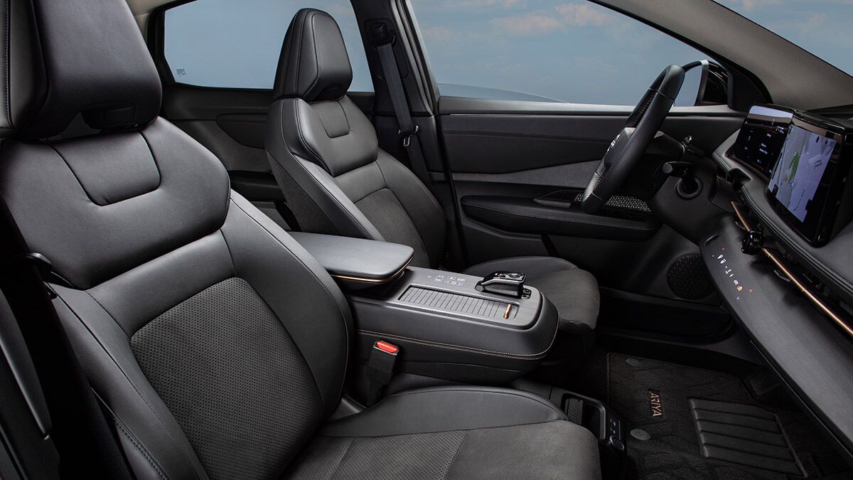 2025-nissan-ariya-interior