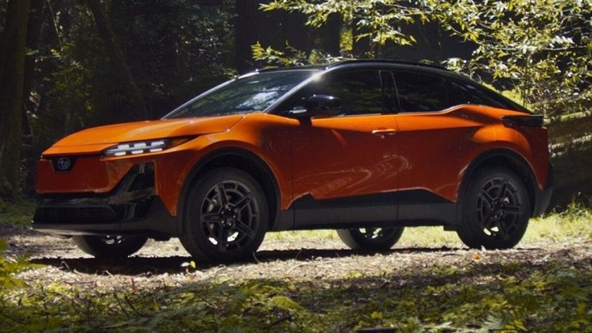 The 2026 Subaru Uncharted in orange seen from a front quarter angle