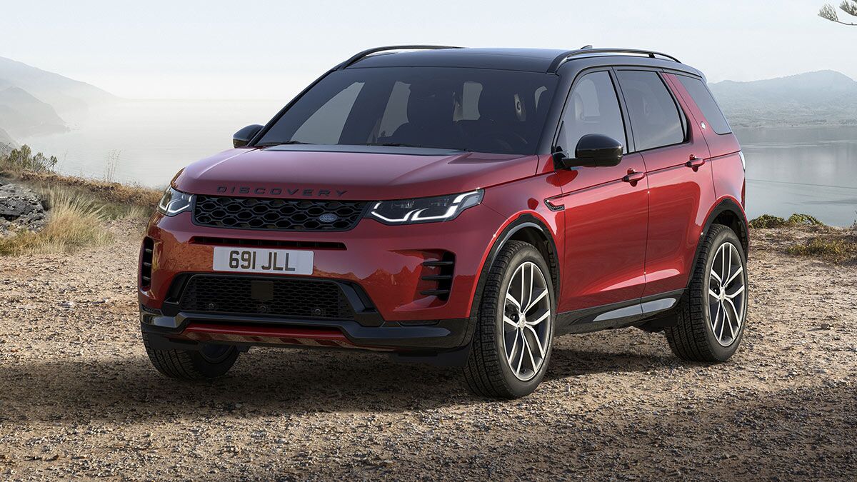2026-land-rover-discovery-sport-3qtr