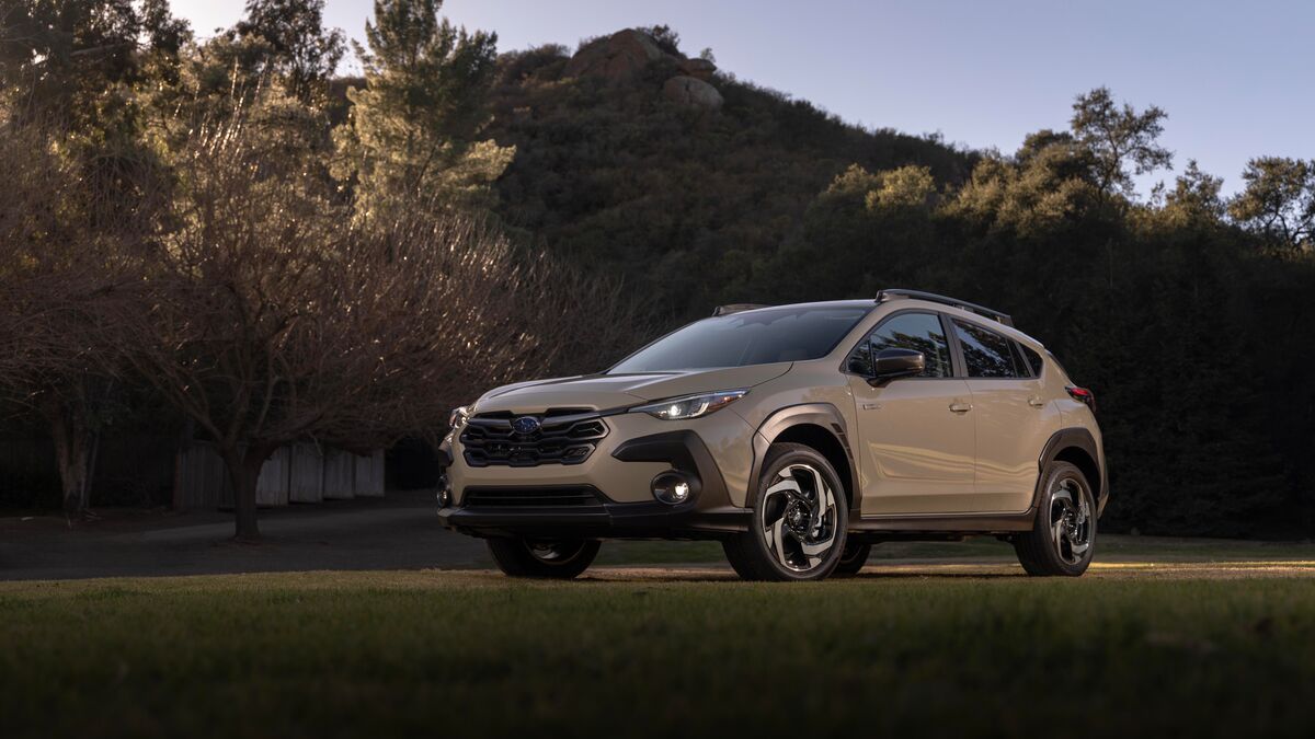 https://kbb.com/asset/abc2ff67-8e1c-4ec8-98c5-7fc16268ade1/OG/2026-subaru-crosstrek-hybrid-front-quarter.jpg