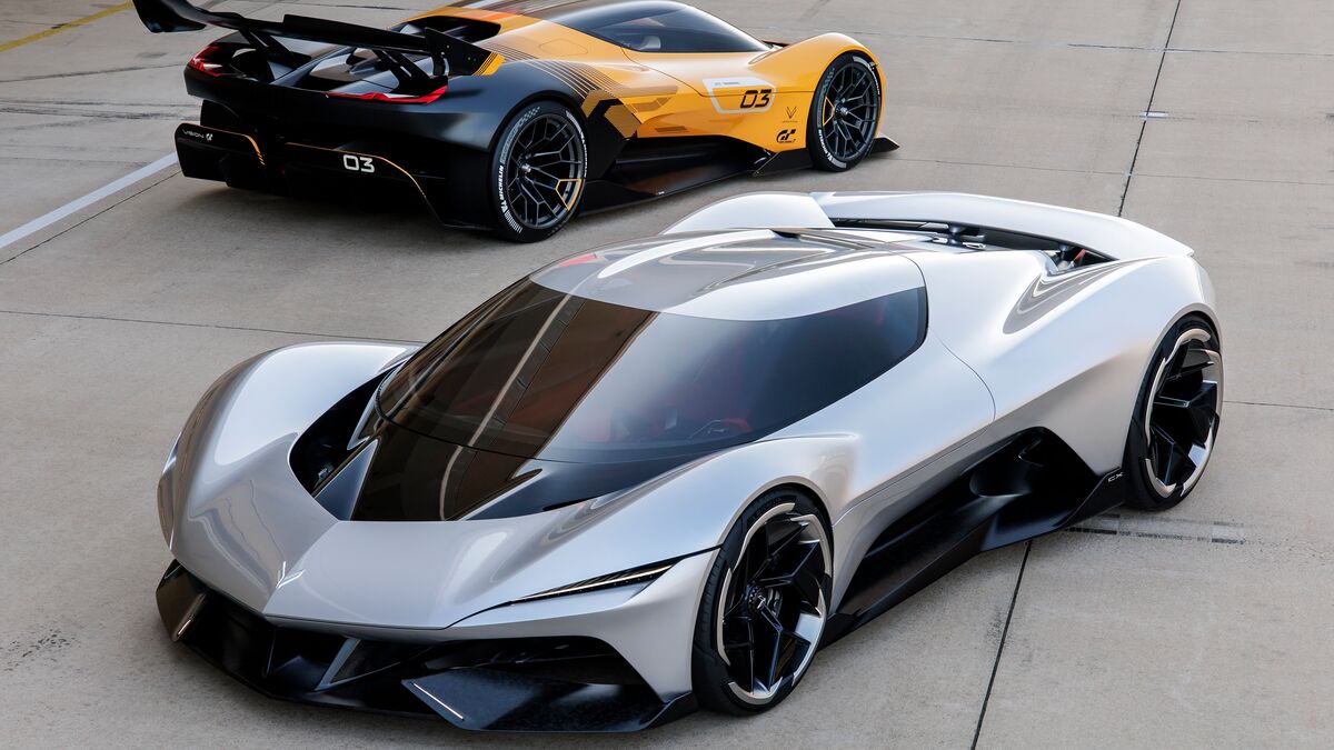 The Chevrolet Corvette CX Concept (front) and CX.R Concept (rear) side by side
