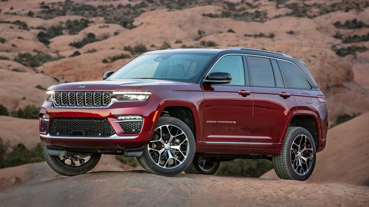 The 2024 Jeep Grand Cherokee in red seen from a front quarter angle