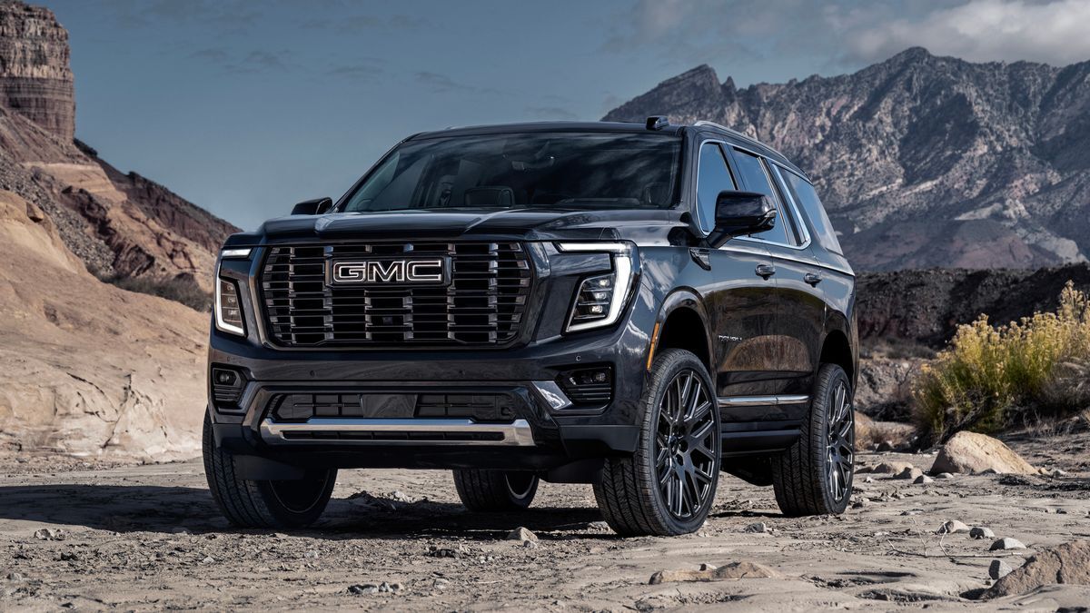 2025-gmc-yukon-denali-ultimate-front-3qtr.jpg