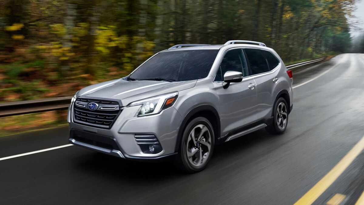 2022-subaru-forester-driving-front-3qtr.jpg