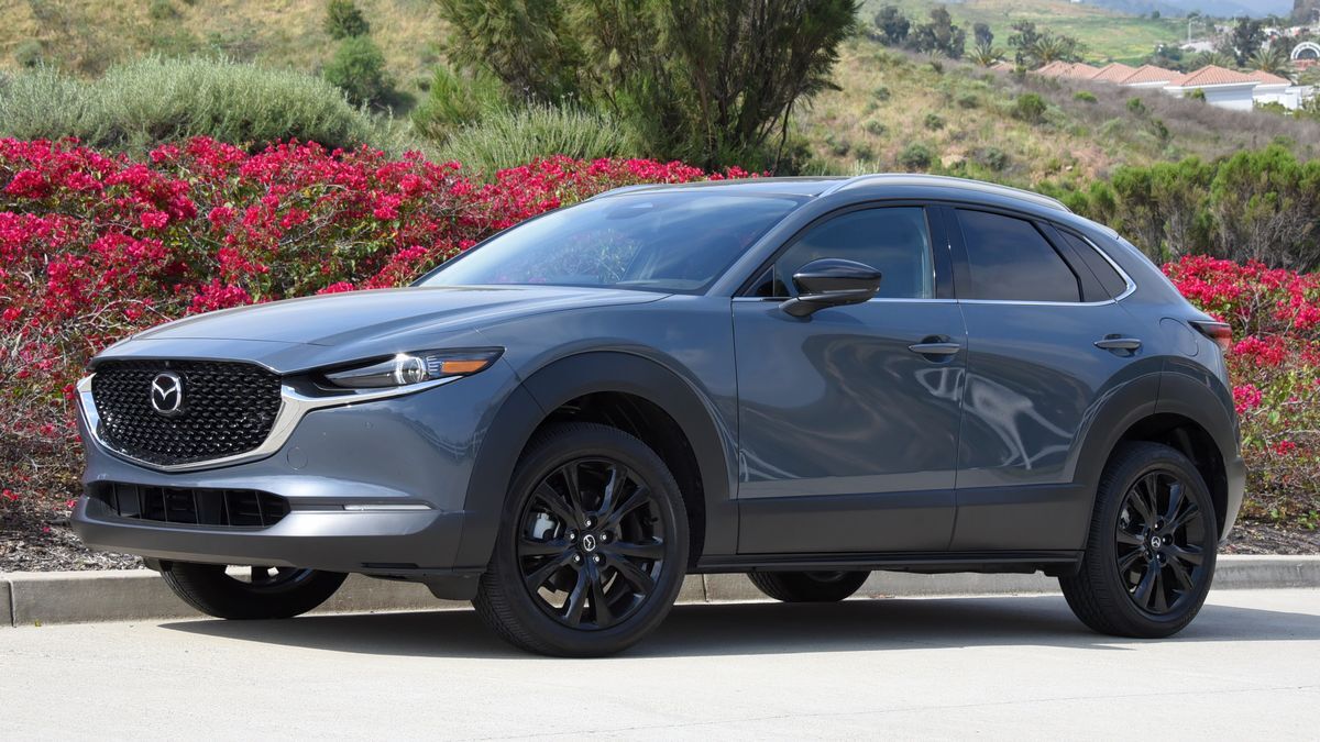 2025-mazda-cx-30-front-3qtr-angle.jpg