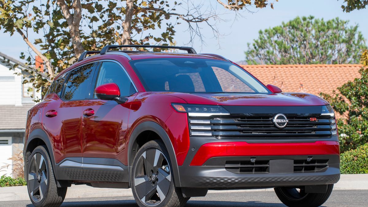 2025-nissan-kicks-front-right-3qtr-4x3-1.jpg