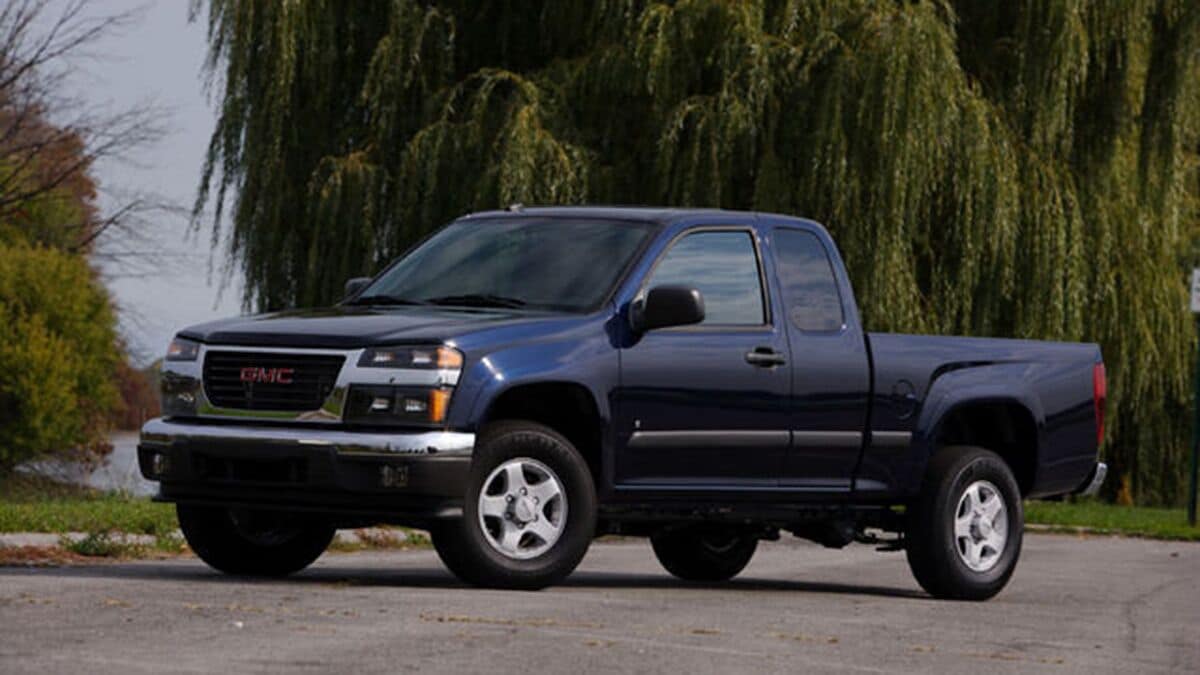 2009 GMC Canyon in blue.