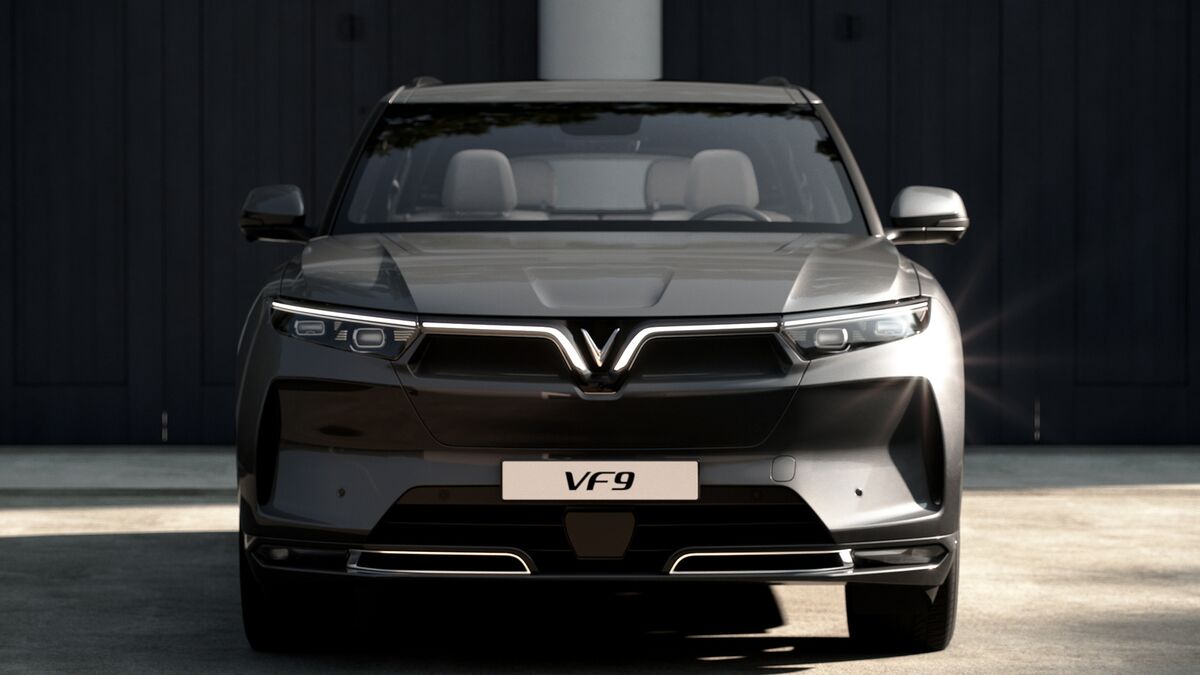 https://kbb.com/m/2b09d7d2a99c012c/OG-2023-VinFast-VF9-front-jpg.jpg