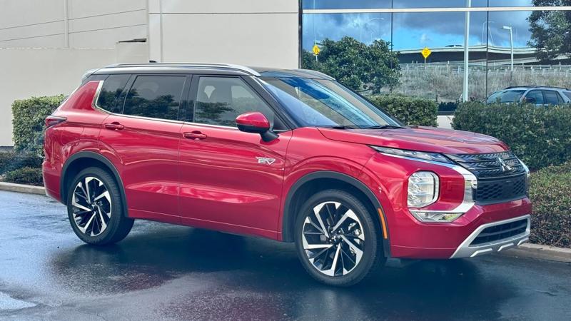 2024 Mitsubishi Outlander PHEV in red.