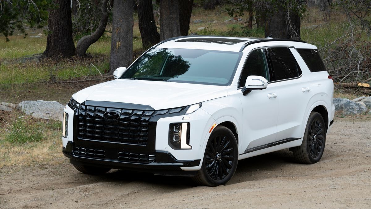 The 2025 Hyundai Palisade in white seen from a front quarter angle