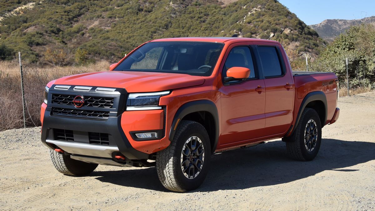 2024-nissan-frontier-pro-4x-front-left-3qtr.jpg