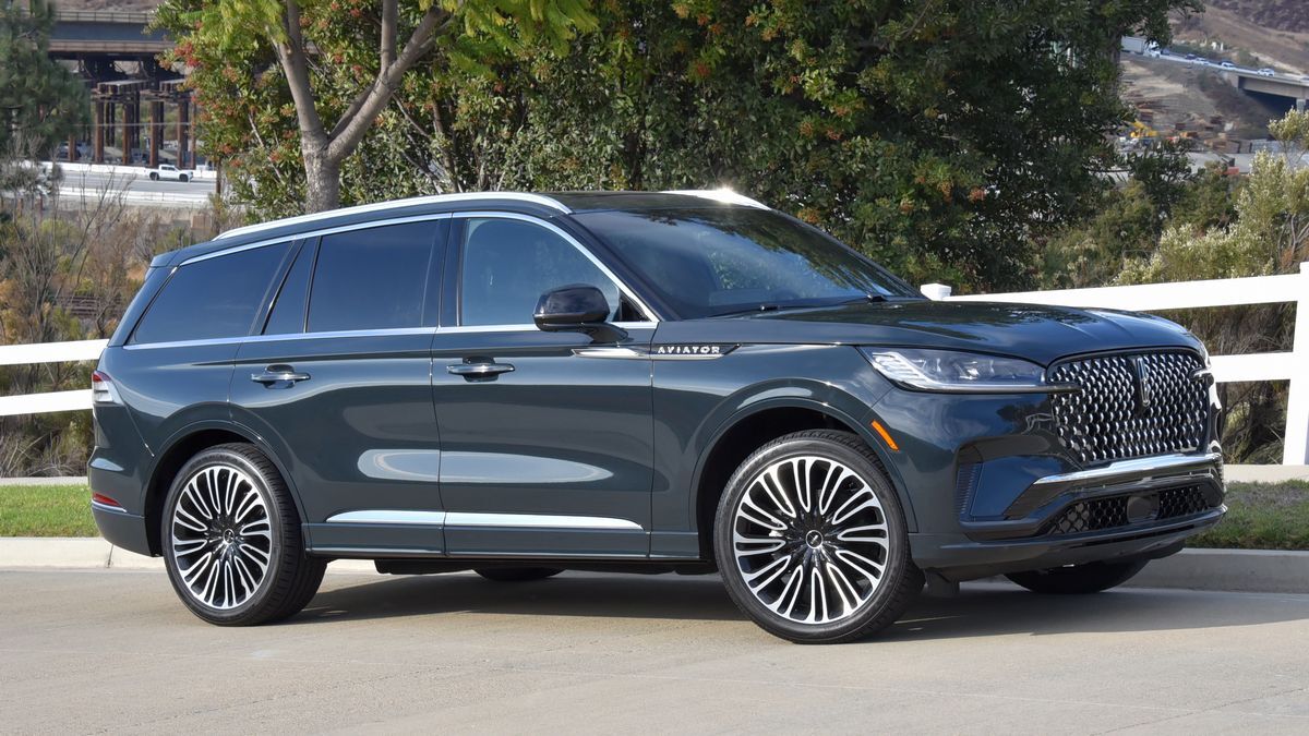 The 2025 Lincoln Aviator in black seen from a front quarter angle