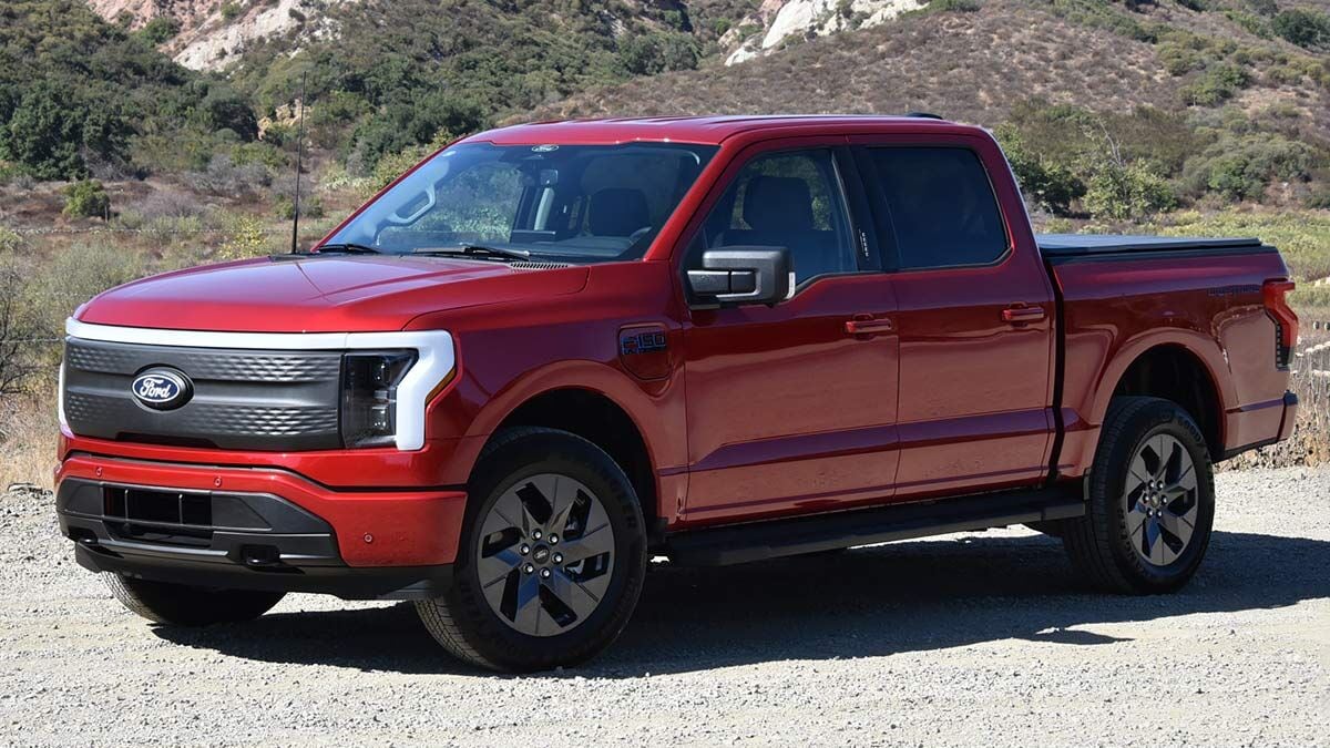 2025-ford-f150-lightning-exterior_5.jpg