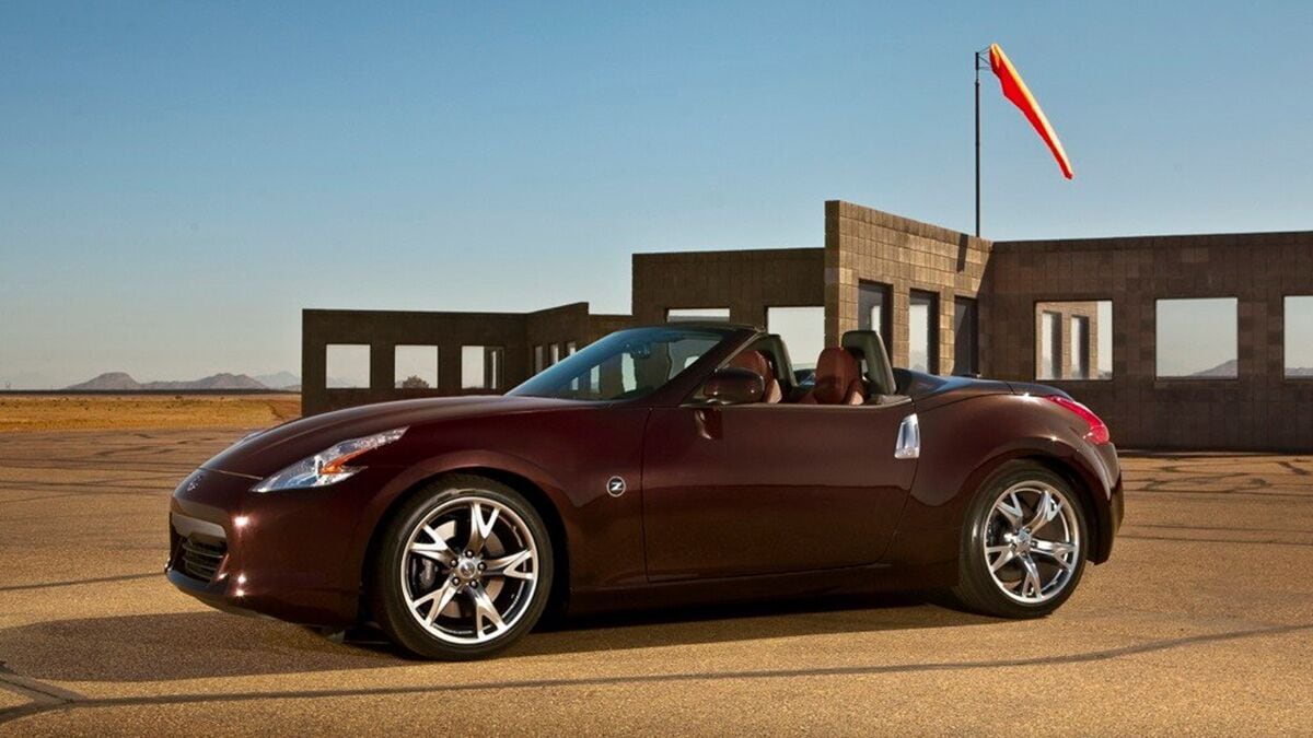 2014-nissan-370Z-3qtr.jpg