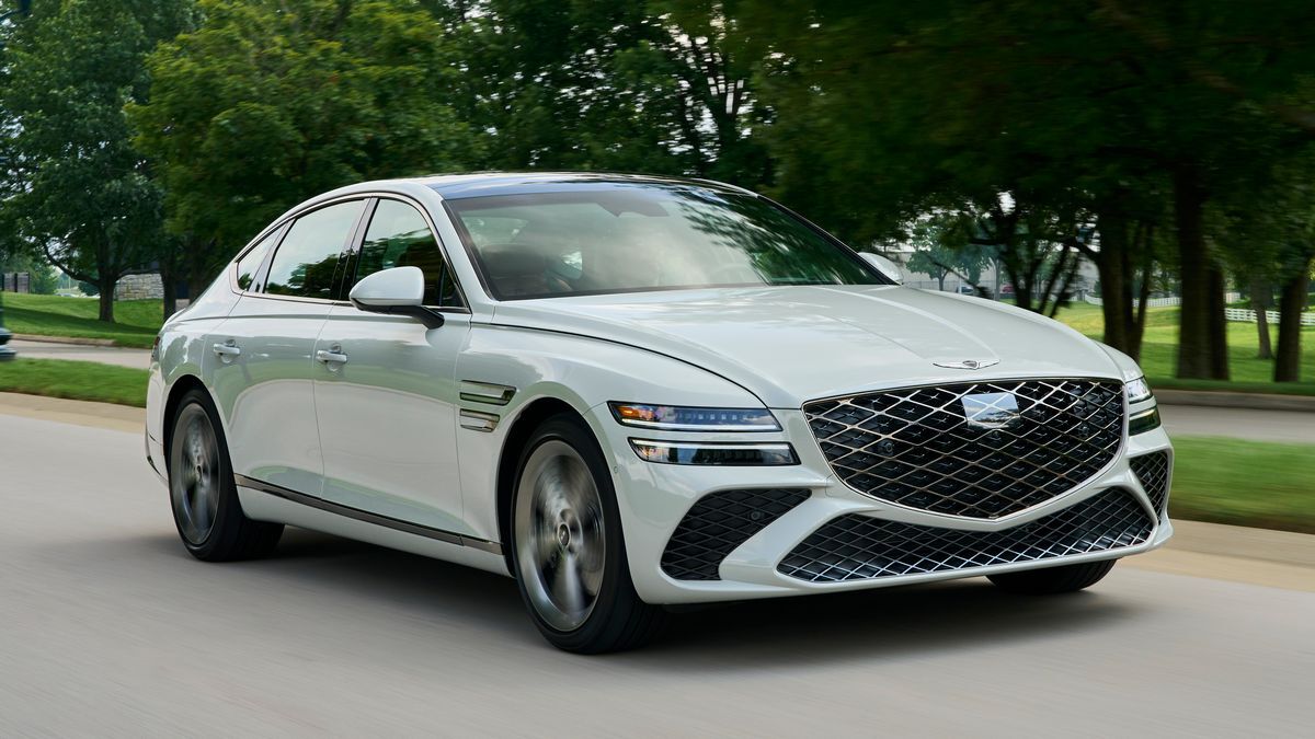 2025 Genesis G80 front 3/4 left