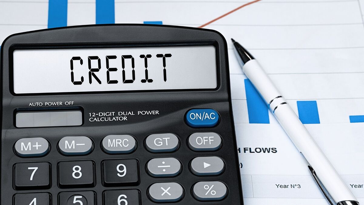 https://kbb.com/m/5321fa27006d5dd5/OG-credit-score-buying-car-auto-insurance-jpg.jpg