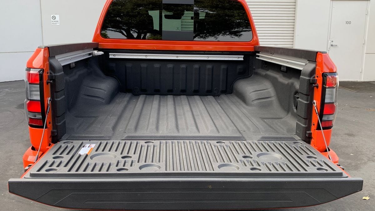 2025-nissan-frontier-pro-4x-bed-4x3-1.jpg