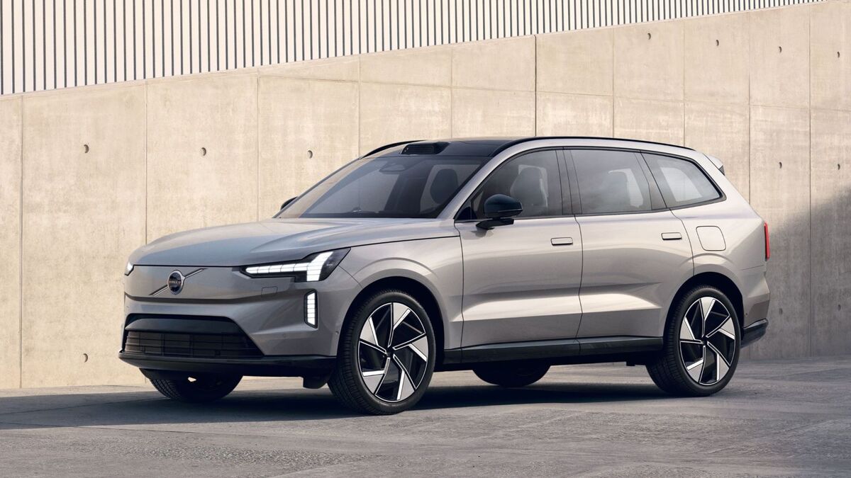 The 2025 Volvo EX90 in gray seen from a front quarter angle