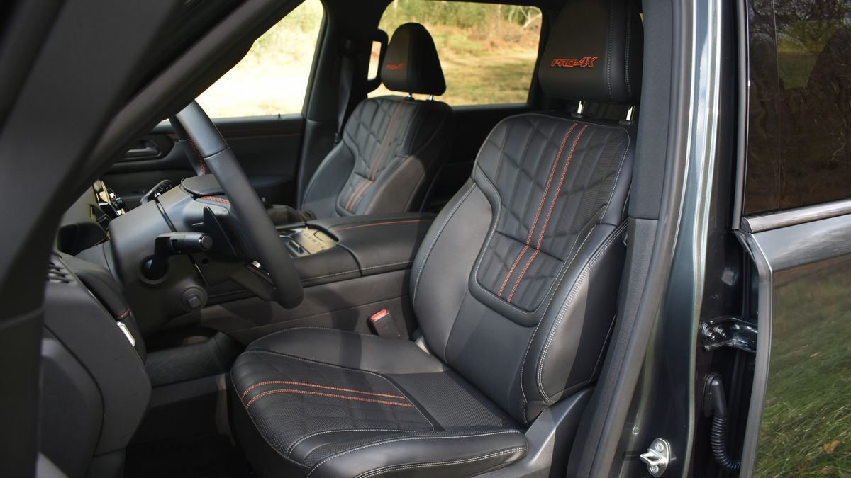 2025-nissan-armada-pro4x-front-seats.jpg