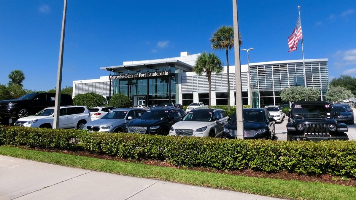 https://kbb.com/m/5e9d1fbc002bac21/OG-iStock-mercedes-benz-dealership-jpg.jpg