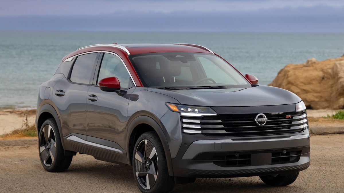 https://kbb.com/m/6aac2398d80c3452/OG-2025-nissan-kicks-grey-front-right-3qtr-4x3-1-jpg.jpg