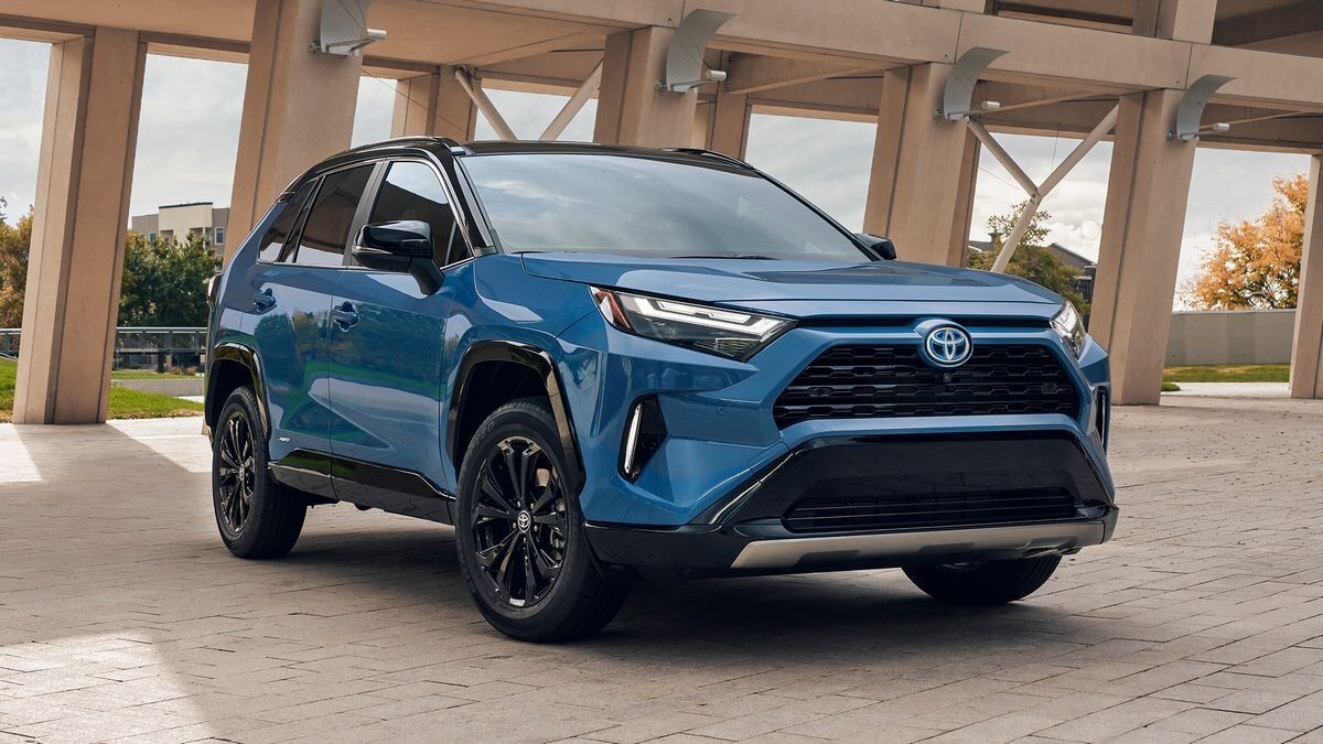 2025-toyota-rav4-hybrid-front-3qtr.jpg