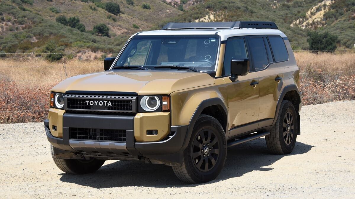2025-toyota-land-cruiser-front-left-3qtr.jpg