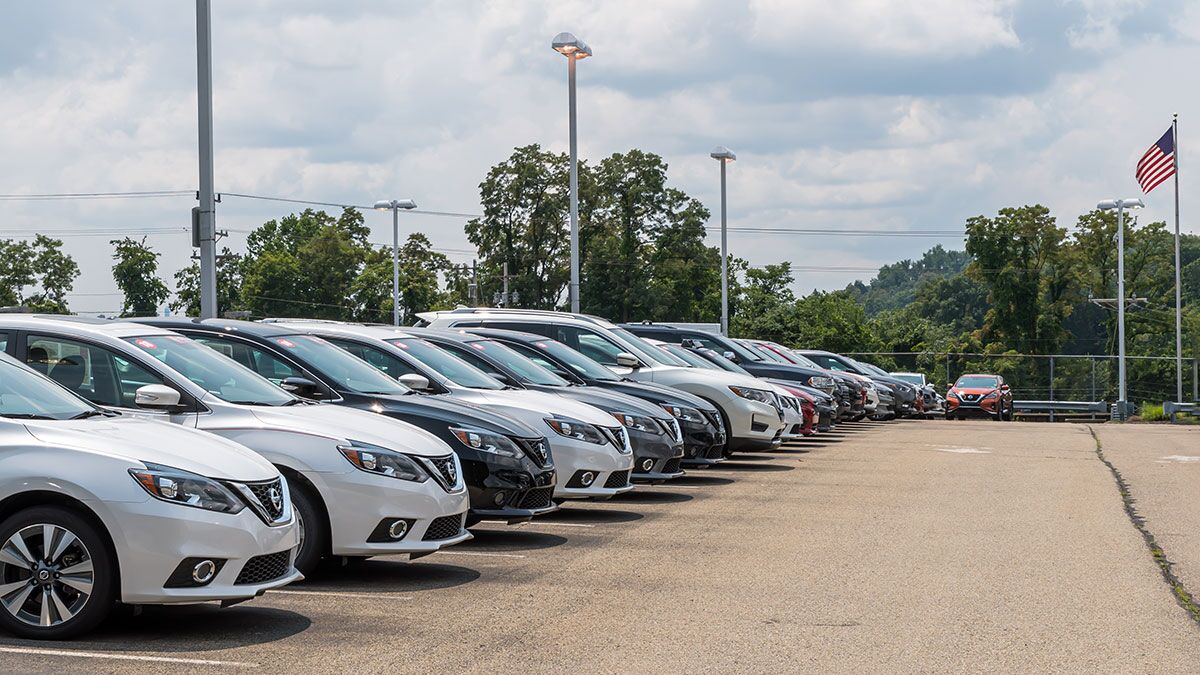 https://kbb.com/m/7cef7b09f0c80c0b/OG-used-car-dealership-lot-jpg.jpg