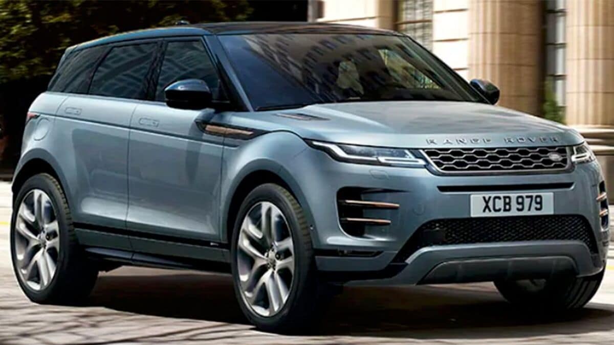 The 2023 Range Rover Evoque in blue seen from a front quarter angle